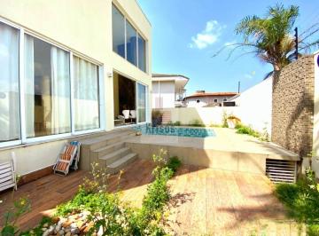Casa · 400m² · 4 Quartos · 5 Vagas · Linda Casa em condominio para Locação 400m² com 4 suites