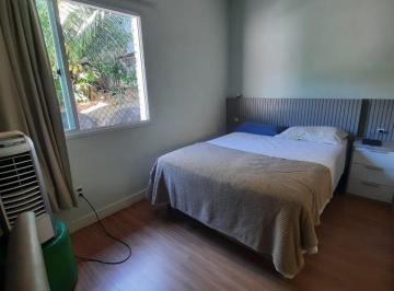 Casa · 173m² · 3 Quartos · 4 Vagas · Casa Duplex aconchegante com vista para a montanha