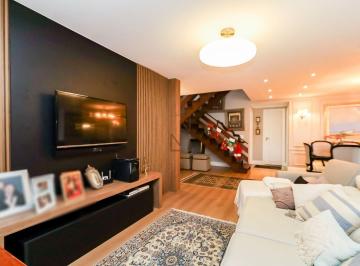 Apartamento · 223m² · 3 Quartos · 3 Vagas · Cobertura com 3 dormitórios no Batel