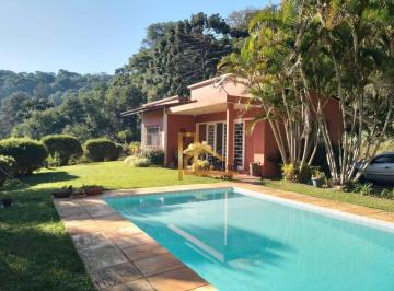 c23448a8b6940b9dd7476872a22bc71a8b280504 · Casa linear com 4 dormitórios 1 suíte à venda, 133 m² - Golfe - Teresópolis/RJ