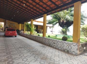 Casa de 5 quartos, Sobradinho · Casa com 5 quartos sendo 1 suite, academia, quintal, garagem 