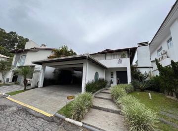 Casa · 380m² · 3 Quartos · 4 Vagas · Casa à venda no Cond. Ariribá em Balneário Camboriú