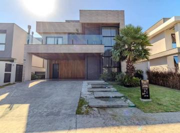 Casa · 291m² · 4 Quartos · 4 Vagas · Casa à venda no Cond. Caledônia em Camboriú