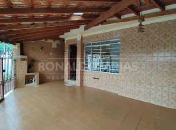 Casa · 140m² · 3 Quartos · 2 Vagas · CASA À VENDA NA REGIÃO DE INTERLAGOS COM 3 QUARTOS!