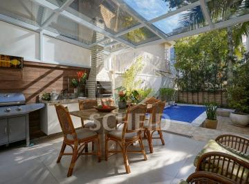 Casa · 386m² · 4 Quartos · 3 Vagas · Casa de condomínio Alto da Boa Vista, com 4 suítes e recém reformada !