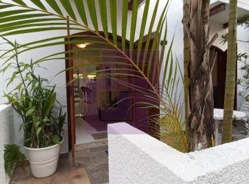 Casa · 160m² · 3 Quartos · 2 Vagas · Enseada. Orla Praia!