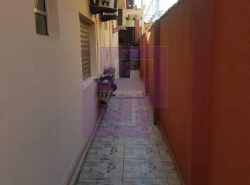 Casa · 180m² · 3 Quartos · 5 Vagas · Casa Padrão em Guarujá