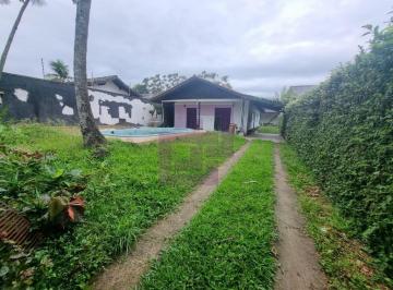 Casa · 4 Quartos · 8 Vagas · Casa Padrão em Guarujá