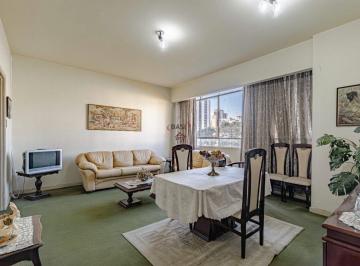 Apartamento · 141m² · 3 Quartos · Apartamento Padrao a Venda no Centro de Curitiba