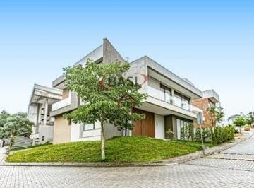 Casa · 442m² · 5 Quartos · 4 Vagas · Condominio Barigui Park Royale, com piscina privativa