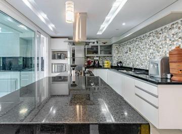 Casa · 253m² · 3 Quartos · 4 Vagas · Localizacao privilegiada, proximo ao Parque Barigui e a Universidade Tuiuti.