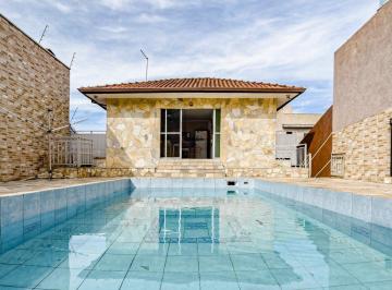 Casa · 270m² · 3 Quartos · 6 Vagas · CASA A VENDA NO PAROLIN COM 03 DORMITORIOS E PISCINA COM 270 M2