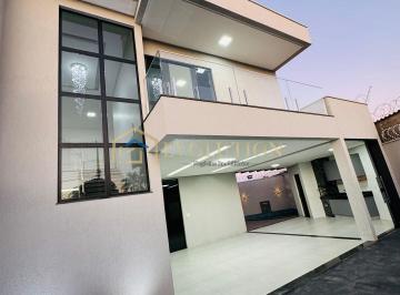 Casa · 212m² · 3 Quartos · 4 Vagas · Sobrado à venda no bairro Independência - Aparecida de Goiânia/GO