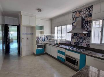 Casa · 199m² · 3 Quartos · 6 Vagas · Sobrado com 3 dormitorios 1 suite 6 vagas de garagem na Cidade Patriarca.