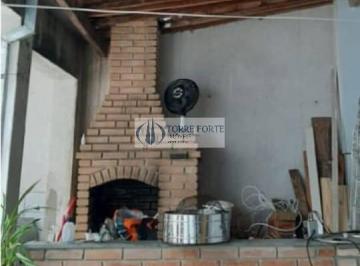 Casa · 190m² · 4 Quartos · 2 Vagas · Sobrado com Varanda 4 dormitorios 2 vagas de garagem em Mogi das Cruzes.