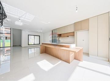 Casa · 209m² · 4 Quartos · 2 Vagas · Casa 4 quartos Condomínio Recanto Suíço Du Valais no Bairro Pinheirinho