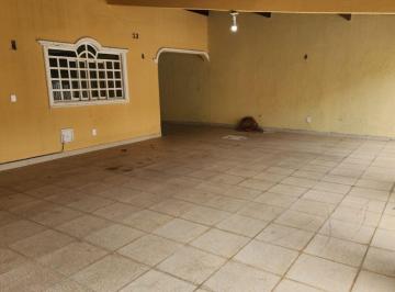 Casa · 200m² · 4 Quartos · 4 Vagas · QE 30 Conjunto C - Sobrado e com piscina