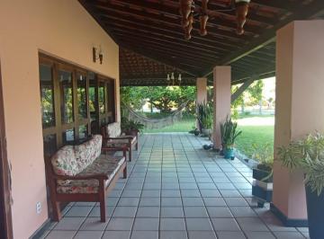 Casa de 6 quartos, Lauro de Freitas · Casa 6/4 2 Suites na Estrada do Côco/Próximo ao Sans Clu e Hiper Ideal.