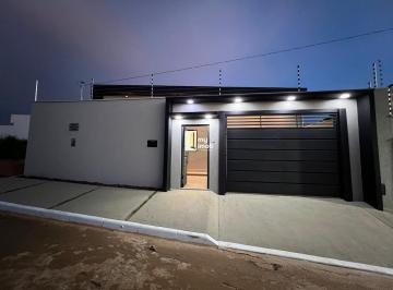 Casa · 241m² · 3 Quartos · 2 Vagas · Casa de 3 Quartos com piscina Residencial Buritis