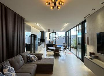 Casa · 252m² · 3 Quartos · 4 Vagas · Casa de Alto Padrão Mobiliada 3 Suítes e Piscina no Condomínio Gaudí - Anápolis/