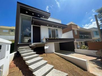 Casa · 259m² · 3 Quartos · 2 Vagas · Casa à venda em Sorocaba, Condomínio Ibiti Reserva, com 3 suítes, com 259 m²