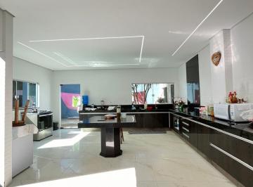 Casa de 5 quartos, Brasília · CASA À VENDA EM CONDOMÍNIO FECHADO.