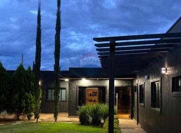 Casa · 200m² · 4 Quartos · Casa térrea moderna e versátil - condomínio RK