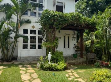 Casa de 5 quartos, Pirenópolis · Casa em Pirenopolis - 182m2 área útil, 2 andares, 5 qts, piscina, colonial
