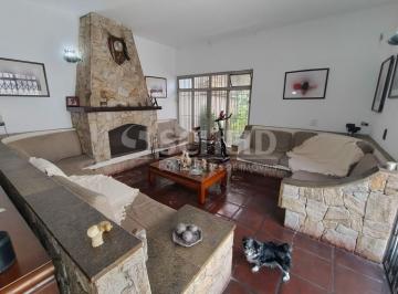 Casa · 180m² · 3 Quartos · 4 Vagas · Casa à venda de 180m², com 3 quartos e 4 vagas na Vila Paulista.