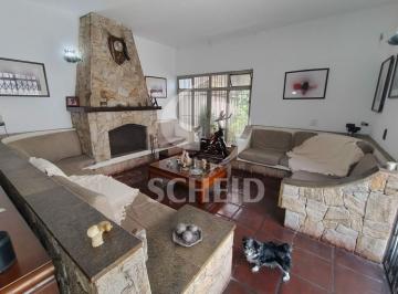 Casa · 180m² · 3 Quartos · 4 Vagas · Casa à venda de 180m², com 3 quartos e 4 vagas na Vila Paulista.