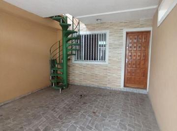 Casa · 110m² · 2 Quartos · 2 Vagas · Alugo Sobrado 02 quartos aceita Pet FL44