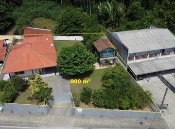 Casa · 180m² · 4 Quartos · 2 Vagas · Casa com amplo terreno