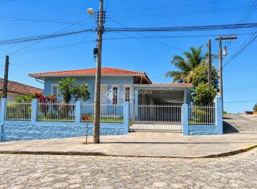 Casa · 265m² · 3 Quartos · 2 Vagas · Casa à venda de 3 quartos e Edícula no Bairro Paes Leme- Imbituba
