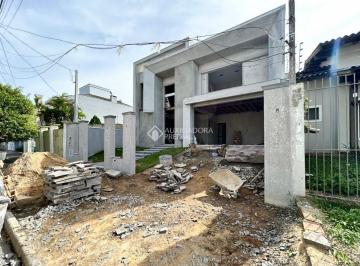 Casa · 255m² · 4 Quartos · 2 Vagas · Belíssimo sobrado com uma suíte na parte de baixo!