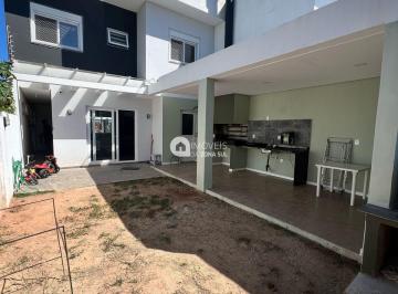 Casa · 135m² · 3 Quartos · 2 Vagas · Sobrado à venda no bairro Hípica - Porto Alegre/RS
