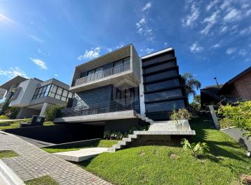 Casa · 550m² · 3 Quartos · 4 Vagas · Casa de alto padrão em condomínio clube à venda em Santa Felicidade, CURITIBA - PR