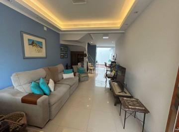 Casa · 180m² · 3 Quartos · 2 Vagas · SOBRADO - PRAIA DOS AMORES EM BALNEÁRIO CAMBORIÚ
