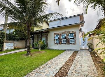 Casa · 210m² · 3 Quartos · 2 Vagas · Casa à VENDA no Condomínio Pernambuco II na praia do Guarujá.