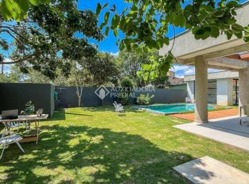 Casa · 513m² · 6 Quartos · 4 Vagas · Casa Alto Padrão com 6 Dormitórios, sendo 4 suítes no Campeche