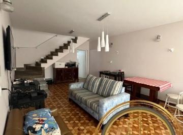 Foto 01 · Lindo sobrado, com 3 quartos, 2 salas, edícula com 1 quarto e banheiro, garagem para 3 carros.