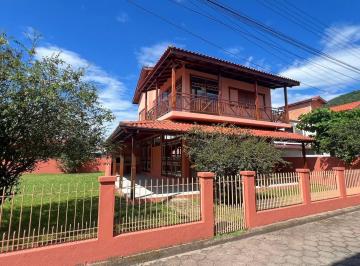 Casa · 220m² · 3 Quartos · 4 Vagas · Casa em Armação do Pântano do Sul, Florianópolis/SC de 220m² 3 quartos à venda por R$ 1.850.000,00