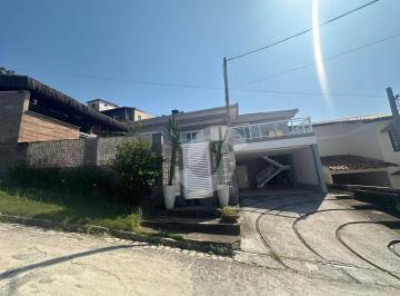 Casa · 292m² · 4 Quartos · 2 Vagas · Casa em Mata Paca, Niterói/RJ de 292m² 4 quartos à venda por R$ 980.000,00