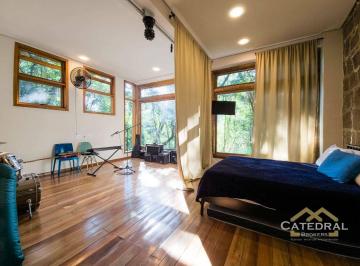 Casa · 300m² · 2 Quartos · 10 Vagas · Casa em Ivoturucaia, Jundiaí/SP de 300m² 2 quartos à venda por R$ 1.900.000,00 ou para locação R$ 8.