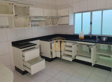 Casa · 270m² · 4 Quartos · 5 Vagas · Casa em Jardim Imperial, São José dos Campos/SP de 270m² 4 quartos à venda por R$ 685.000,00