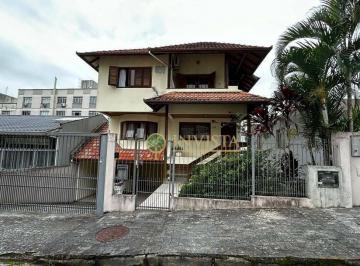 Casa · 320m² · 4 Quartos · 4 Vagas · Casa em Trindade, Florianópolis/SC de 320m² 4 quartos à venda por R$ 1.690.000,00
