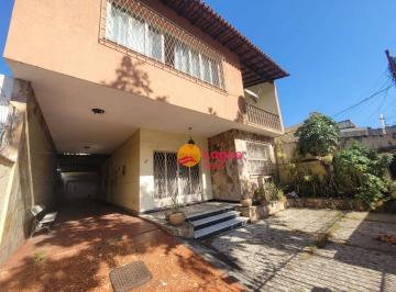 Casa · 298m² · 5 Quartos · 4 Vagas · Casa em Santa Rosa, Niterói/RJ de 298m² 5 quartos à venda por R$ 990.000,00