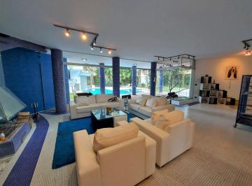 Casa · 450m² · 4 Quartos · 8 Vagas · Casa em Chácara Santa Lúcia, Carapicuíba/SP de 450m² 4 quartos à venda por R$ 1.590.000,00