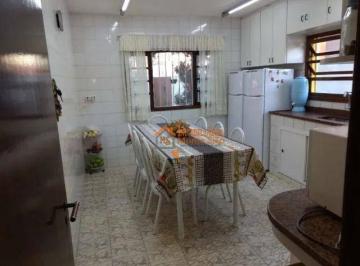 Casa · 225m² · 4 Quartos · 5 Vagas · Sobrado em Vila Nova Bonsucesso, Guarulhos/SP de 225m² 4 quartos à venda por R$ 1.704.000,00