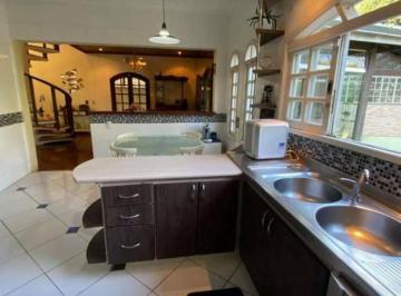 Casa · 260m² · 2 Quartos · 4 Vagas · Casa em Granja Caiapiá, Cotia/SP de 260m² 2 quartos à venda por R$ 950.000,00