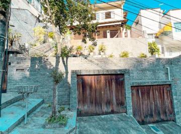 Casa · 370m² · 4 Quartos · 2 Vagas · Casa em Santa Rosa, Niterói/RJ de 370m² 4 quartos à venda por R$ 950.000,00